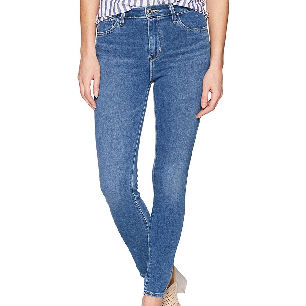 Levi’s 720 size 27 jeans in the colour blue bird
